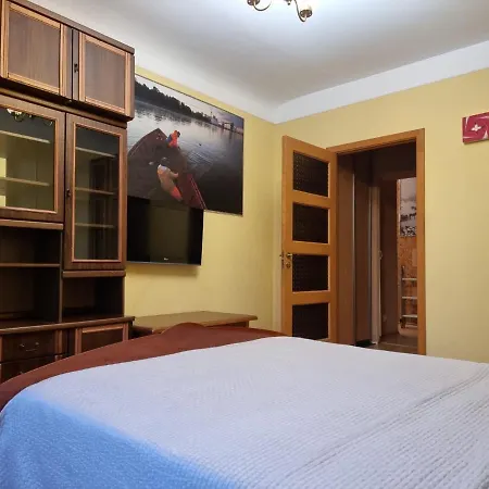 Appartamento 3 Bedrooms Next To Dom Square *