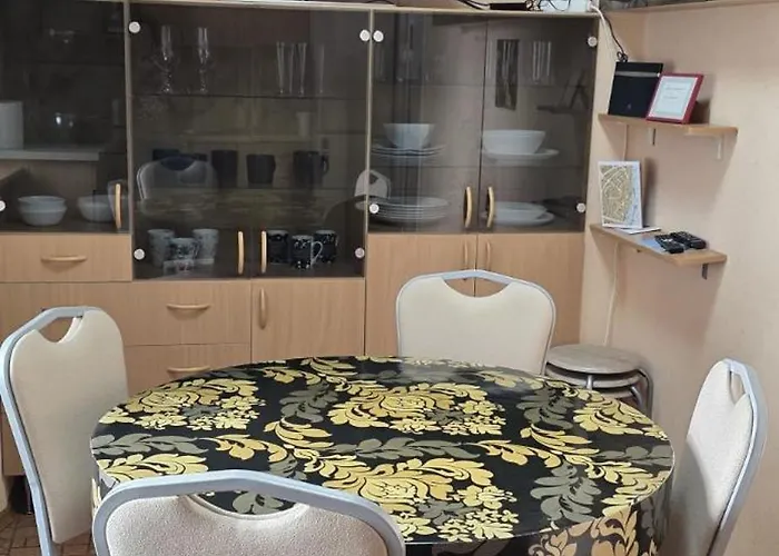 Apartment 3 Bedrooms Next To Dom Square *