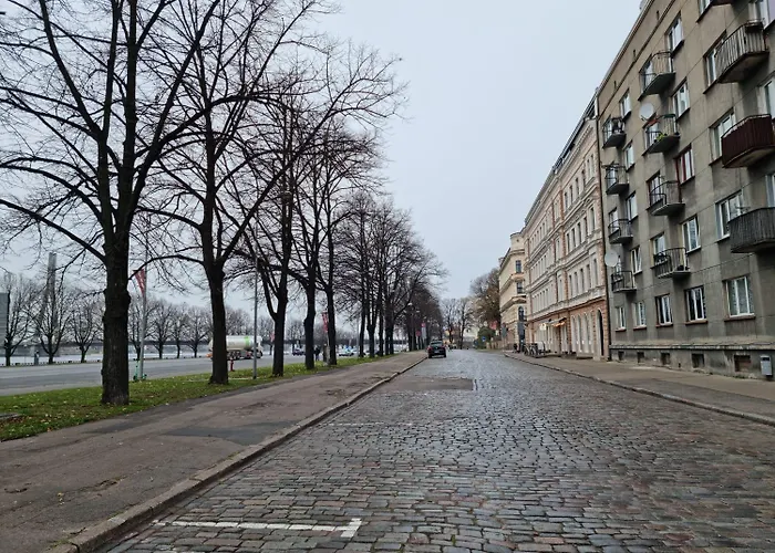 Apartment 3 Bedrooms Next To Dom Square Riga