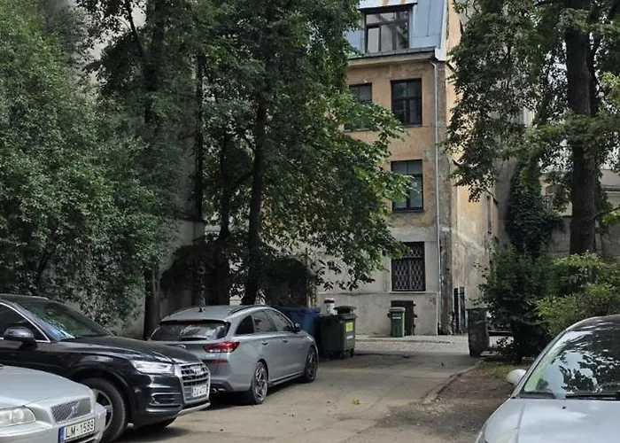 3 Bedrooms Next To Dom Square