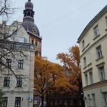 3 Bedrooms Next To Dom Square Dzīvoklis *