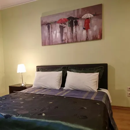 3 Bedrooms Next To Dom Square Рига