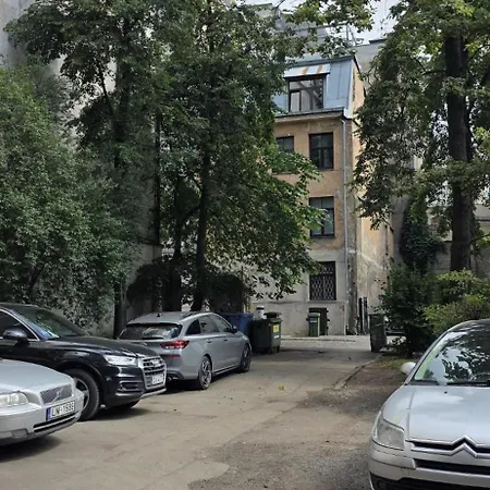 3 Bedrooms Next To Dom Square